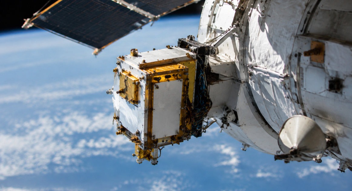 Computer quantistico spazio: primo esperimento operativo a bordo di un satellite