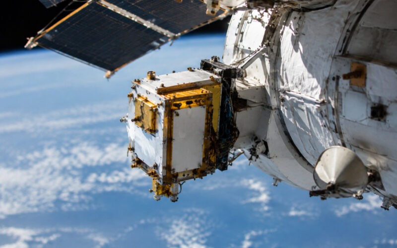 Computer quantistico spazio: primo esperimento operativo a bordo di un satellite